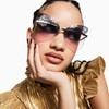 Betsey Johnson Gafas de sol para mujer con diseño de
