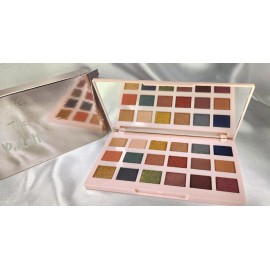 Ciaté Ciate London The Editor Palette New England Eyeshadow 18 Colors