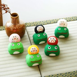 COTONOHA Seto Ware Frog with Daruma Figurine – Handcrafted Japanese Ceramic Ornament – Good Luck Folk Art – Small Display Size 2.36" – Made in Japan (Yellow)