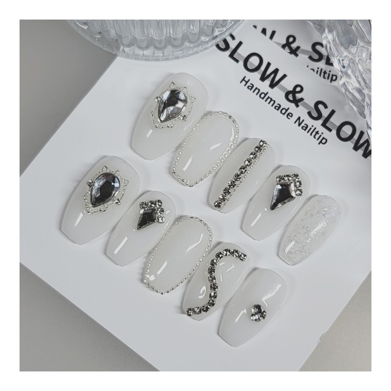 [Slow&Slow Nail Tips] White Crown Nail - Almond / [슬앤슬네일팁]