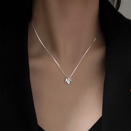 Xmsrn Vintage Maple Leaf Choker Necklace Maple Leaf Pendant Necklace Silver Maple Leaf Necklace Silver Minimal Necklace for Women
