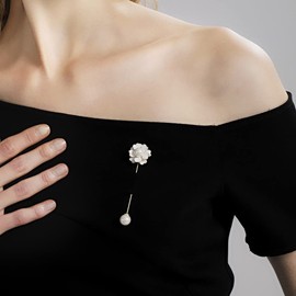 Camellia Flowers Brooch Safety Pins for Women Girls Cardigan Sweater Shawl Clip Clasp Faux Pearl Lapel Pins Fashion Simple Suit Tie Art Deco Accessories Birthday Mother's Day Valetine's Day Gifts