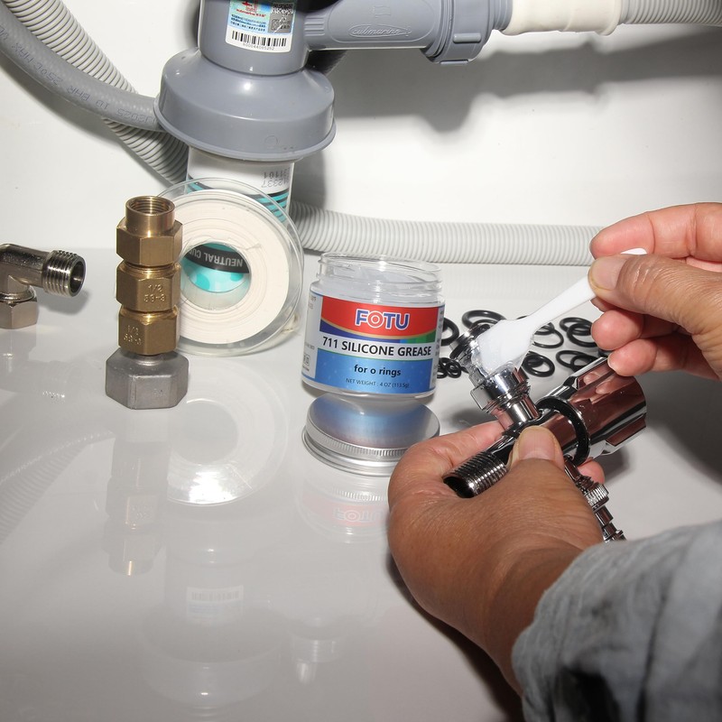 FOTU 711 Silicone Grease: General-Purpose Dielectric Paste & Waterproof High-Temperature