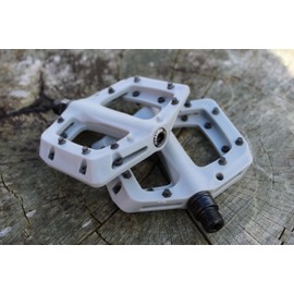 Eastern Nylon Linx Pedals 9/16 - Lightweight, High-Grip MTB & BMX Pedals with Removable Metal Pins, Chromoly Axle for BMX, MTB, Road & Kids Bikes - Grey