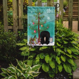 Caroline's Treasures BB4232GF Merry Christmas Tree Pekingese Black Garden Flag Mailbox Flag Decorative Yard Flag Banner Outside Patio Artwork Yard Flower Beds, Garden Size, Multicolor