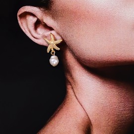 Pearl Shell Earrings Gold Sea Shell Earrings for Women Seashell Beach Earrings Summer Beach Vacation Outfits for Women Trendy Jewelry Gift