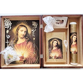 Vela para Primera Comunion de Nino con Caja de Madera del Sagrado Corazon de Jesus con 12 Recuerdos con Rosarios