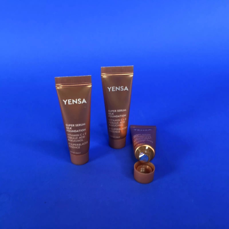 Yensa Super Serum Silk Foundation Vitamin C + E Medium