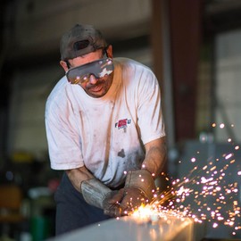 ANNCARY Auto Darkening Welding Goggles, Solar Welding Goggles with Anti-scratch, Adjustable PC Lens, Eye Protective, True Color Anti-Glare Welding Goggles for TIG MIG ARC Weld Plasma Cut Grinding