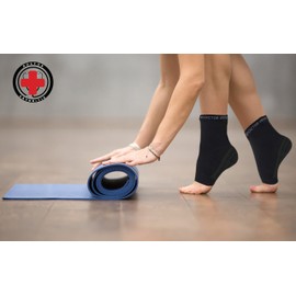 Doctor Developed Copper Infused Foot Sleeves - Plantar Fasciitis Socks [PAIR] and Doctor Written Handbook - Excellent Customer Support - Guaranteed Relief for Plantar fasciitis, Heel Support & Ankle Conditions (Black, L)