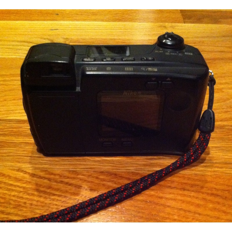 Nikon Coolpix 800 2MP Digital Camera w/ 2x Optical Zoom