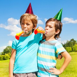 UOCAI Vuvuzela Football Trumpet Football Trumpet Football Made of Plastic, Fan Bun Football for Children Football Fans for Football Theme Party, World Cup Pack of 3