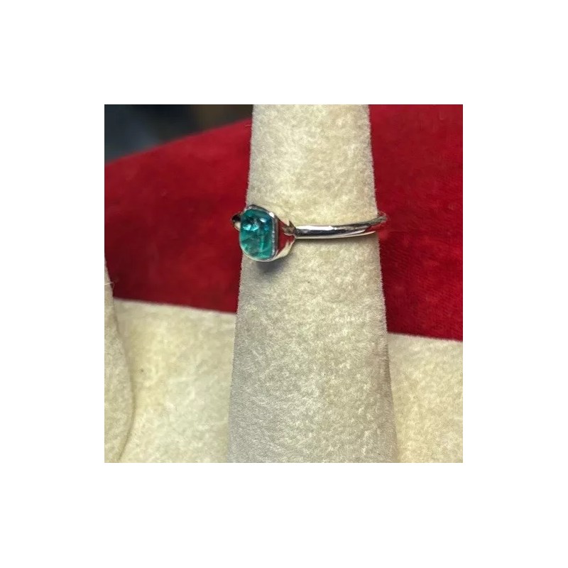 Natural Creations sterling silver stackable ring Size 8 Pariba Apatite