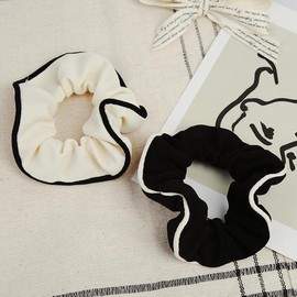 Striped scrunchie hair tie / 스트라이프 라인 곱창머리끈 스크런치 머리끈
