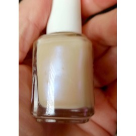 Essie SOLD OUT SHOW Sheer Pearly Ivory w/ Opal Flash Nail Polish VINTAGE *RARE*