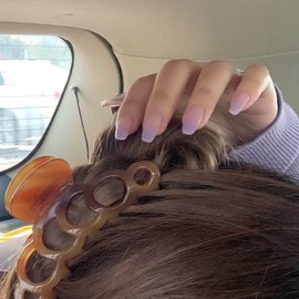 YoYoee Press on Nails Medium Lengh Gradient Acrylic Square Fake Nails Tips Full Cover Amber False Nails for Women and Girls 24Pcs