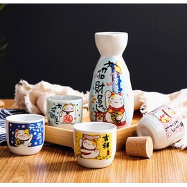 EatingBiting 5pcs set Japanese Maneki Neko Ceramic Sake Set Lucky Cat Sake Cups Glasses Bottle Set with 1 Serving Carafe Bottle (180ml) 4 Cups (40ml) Lucky Cat Pattern