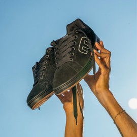 Etnies Callicut – Heritage Skate Style, Puffy Look, 90's Chunky Vibe, Reinforced Cupsole, Cushioned Feel, Everyday Sneakers - Black/White - 9.5