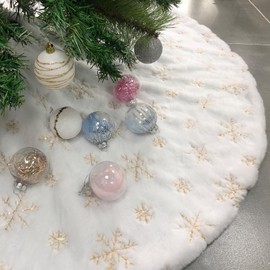 Christmas Tree Skirt 48 Inches Tree Mat Snowflake Xmas Decorations Large White Gold Tree Rug Faux Fur Blanket for Merry Christmas Party Supplies