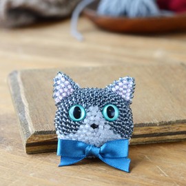 MIYUKI (Miyuki) Bead Kit, Crochet Bead Embroidery Cat Brooch Kit, Size Approx. 2.36 inches × 2.17 inches, Piebald BFK-659