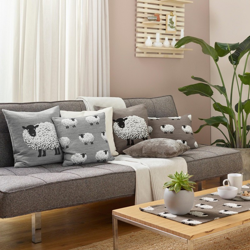 Sander Cushion Cover Fluffy Gang Brown Size 40 x 40