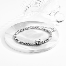 Leyung 5th Grade Graduation Gifts for Her 2024, Class of 2024 Gifts 5 Rings Beaded Bracelet for Girls, Graduation Gifts for Daughter Granddaughter Niece