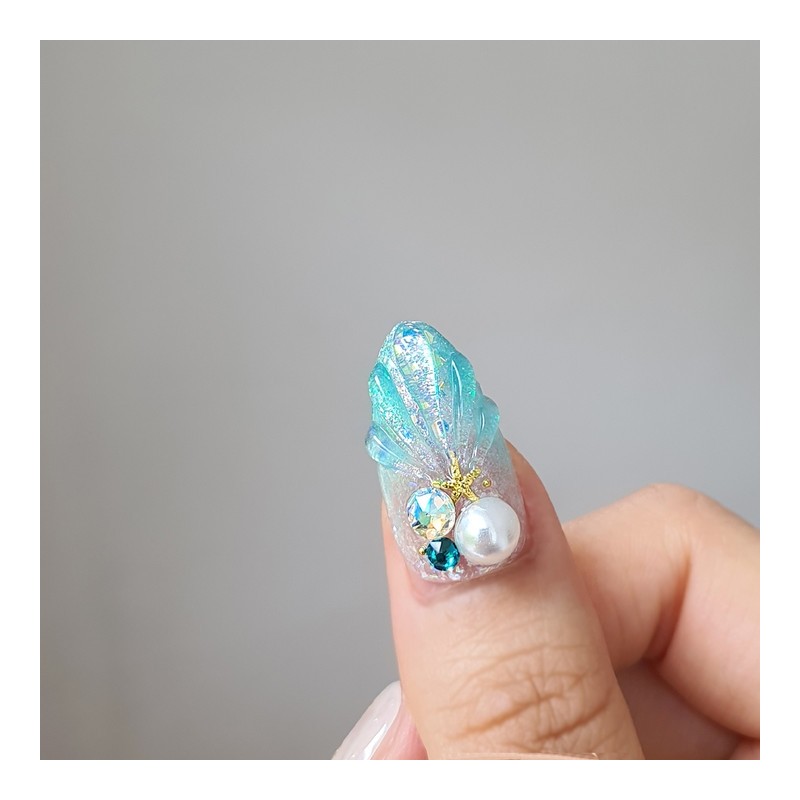Peridot Shimmer Princess Handmade Nail Tips - Almond / 페리도트