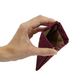 Peanuts Cosmetic Case Peanuts Spring Pouch Snoopy Charlie Brown Cherry Blossom and Mt. Fuji Pattern PNDW1486 Red