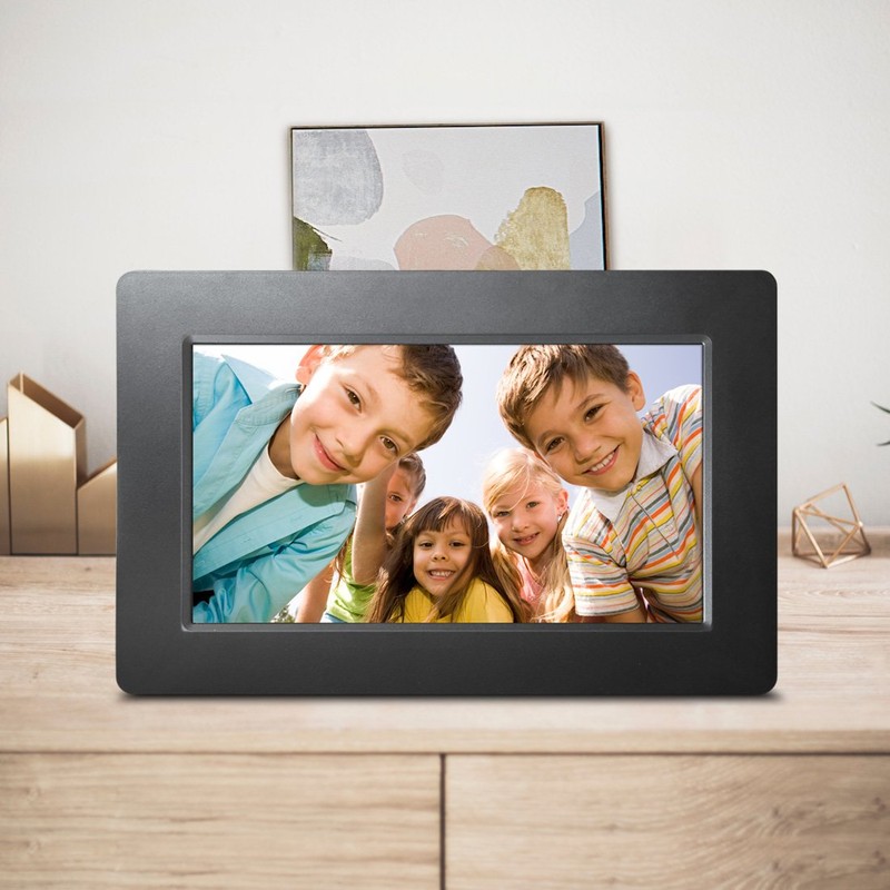 Sungale DPF710 7" Digital Photo Frame with Ultra Slim Design;