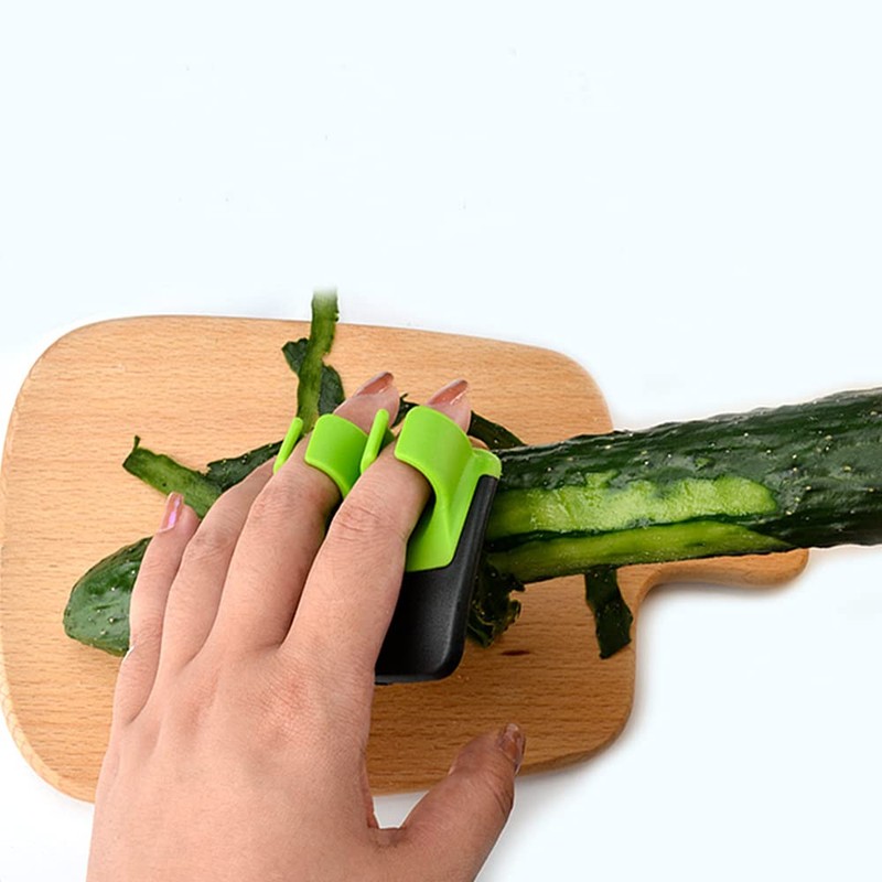 Pack of 4 Kitchen Vegetable Peelers, Palm Peeler, Universal Peeler,
