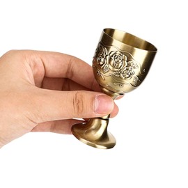 Ágata dorada chalice, mini Copa de vino retro en relieve de latón europeo metal chalice Copa de vino Copa de Vino Bar familiar, fiesta, decoración medieval de bodas, 4 x 8 cm