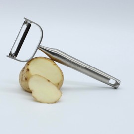 SEIDO Stainless Steel Serrated Peeler, Solid Food Grade 304 Stainless Steel, Perfect for: potatos, Fruits & Vegetables with Ultra Sharp Serrated Blade. 5 Year warrenty