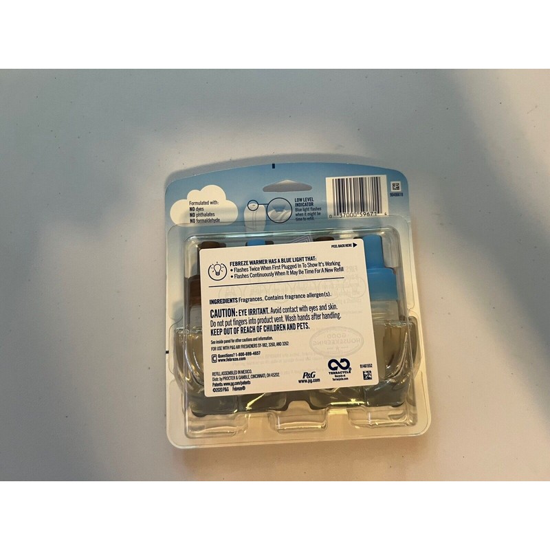 Febreze Plug Wood Amber Oud Cedar Scented 2x26ml Oil Refill