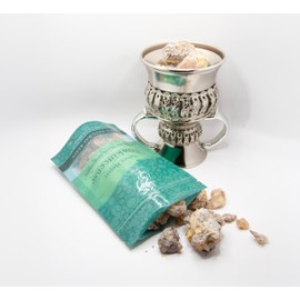 Al-Hojari Frankincense by Nooraqi | Omani Boswellia Sacra Golden Resin Rocks (28g / 1 Oz) – Ideal for Burning, Aromatherapy, Spiritual Use in Churches & Mosques, and Adding to Water or Tea