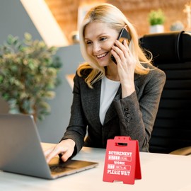 Humorous Retirement Gifts | 2025 Funny Retirement Gift for Woman, Man, Coworker, Boss, Friend | Retirement Loading, Work Uninstalling Desk Sign | Best Retirement Party Decor | Office Farewell Gift