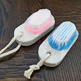 Naekkeodeugtem Volcanic Stone Exfoliating Brush Scrub Foot Care
