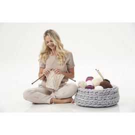 Círculo Jumbo XL Yarn for Arm Knitting - Chunky Tube Yarn - Soft and Washable - 24.05 yds, 17.63 oz, Pack of 1 Ball