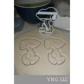 AJT SNOOPY WALKING CHARLIE BROWN PET BEAGLE PEANUTS COOKIE COOKIE CUTTER USA PR3494