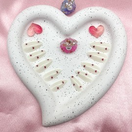 Valentine's Day Press on Nails Almond Medium Fake Nails with Red Heart Designs Glue on Nails White Full Cover Artificial False Nials Valentines Nails Press ons White Acrylic Nails for Women 24 Pcs