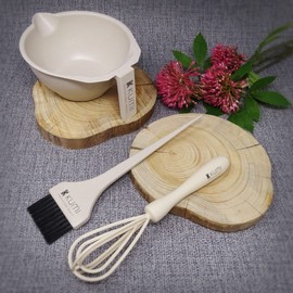 Kumi Wheat Eco-Friendly Oatmeal 3 Piece Tint/hair dye Set - Non-Slip Bowl, Large Brush & Whisk, this hair dye bowl and brush kit is ideal for professional or home use. Ideal home hair dye kit.