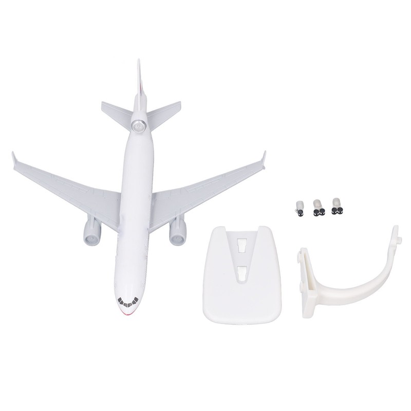 Exquisite Diecast Airliner Model Alloy Simulated Passenger Plane Model with