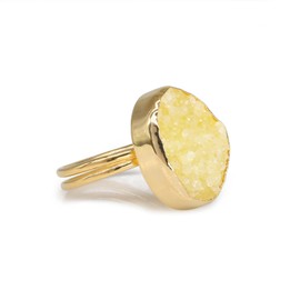 Dazzle Appeal Natural Agate Geode Quartz Oval Crystal Druzy Gold Ring for Women Men Statement Ring Collet Stone Size Approximately 15 * 20mm (Yellow)