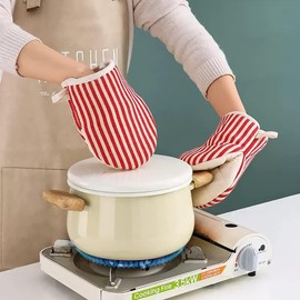 Mini Oven Mitts, Kitchen Oven Gloves Kitchen Mittens 500 Degrees Heat Resistant Baking Gloves with Hanging Loops Hot Gloves for Cooking, Baking (red)