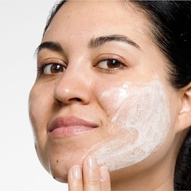 Clinique All About Clean Liquid Facial Soap Mild  Jabón Facial Líquido  200ml, Para piel grasa, Limpieza Suave para Piel Sensible                     