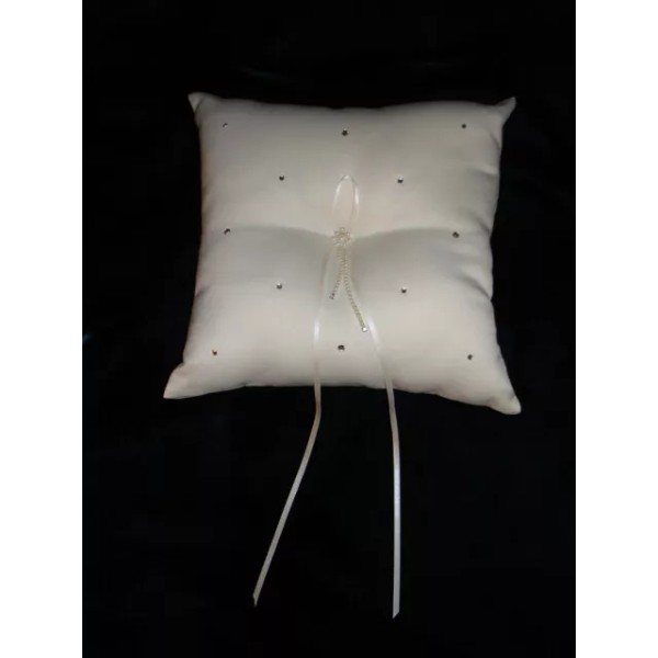 Hana Bridal Accessoris New and Sealed Hana Bridal Collection 7"X