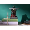 HDMbigmi King's Guard Leader Cloak Warrior Knight Pen Holder Mobile