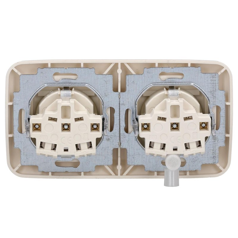 Busch-Jaeger Busch-Duro 2000 SI Complete Set: 20 EUK-212 Schuko Socket