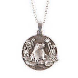 NoveltyShopFun Vintage Carved Frog Toad Spirit Animal Neckalce for Women Men Jewelry Accessoies