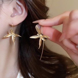 Gold Flower Earrings for Women Big Statement Dangle Earrings Boho Long Drop Pearl Floral Petal Earring Prom Wedding Jewelry Gifts