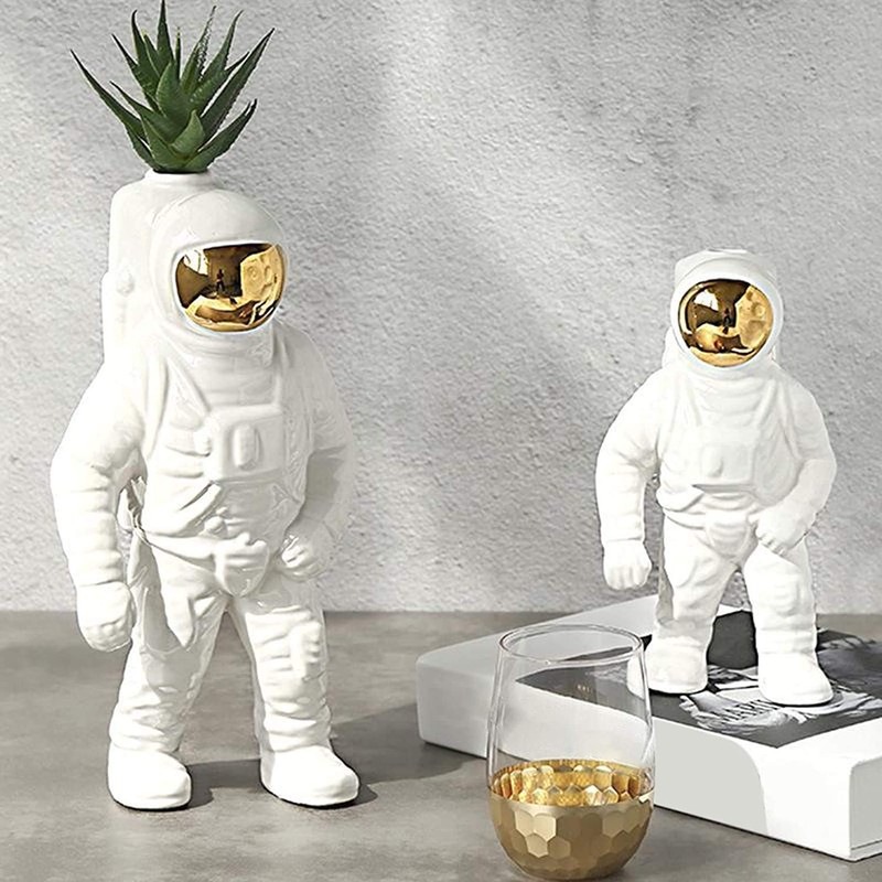 Astronaut Figurine Ceramic Astronaut Spaceman Model Ornament Spaceman Car Interior